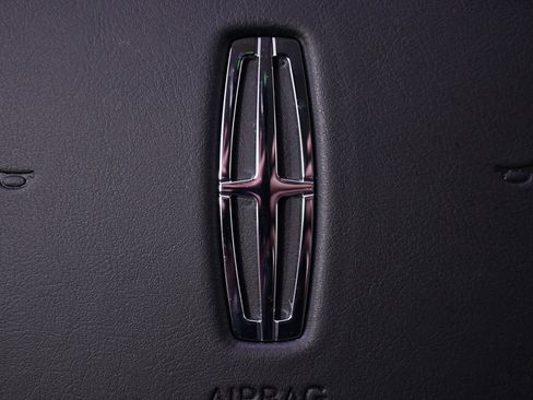 New 2026 Lincoln Nautilus Reserve w/ Jet Appearance Package image 32