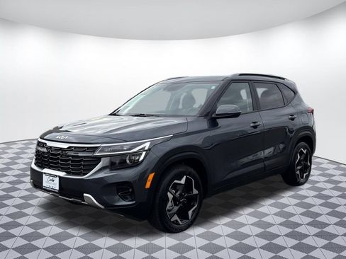 Used 2025 Kia Seltos S FWD image 3
