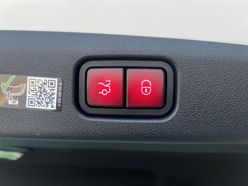 New 2025 Mercedes-Benz E 350 Sedan image 13