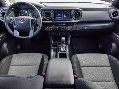 Used 2023 Toyota Tacoma TRD Off-Road image 11