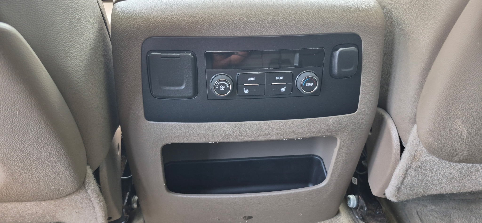 Used 2015 GMC Yukon SLT AWD/4WD image 7