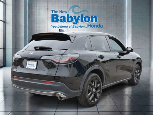 Used 2024 Honda HR-V Sport image 4