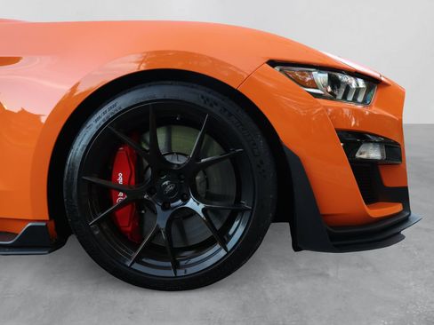 Used 2021 Ford Mustang Shelby GT500 w/ Carbon Fiber Track Pack RWD image 23