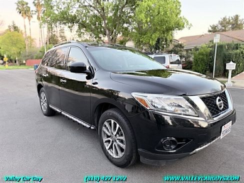 Used 2013 Nissan Pathfinder SV FWD image 3
