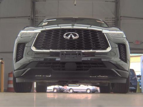 Used 2023 INFINITI QX60 Luxe w/ Cargo Package AWD/4WD image 3