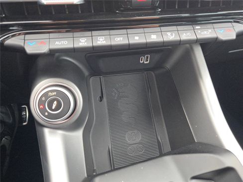 Used 2025 Alfa Romeo Tonale w/ Premium Package image 34