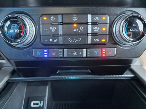 Used 2018 Ford F150 Lariat w/ Equipment Group 502A Luxury AWD/4WD image 15