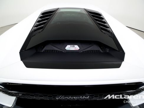 Used 2022 Lamborghini Huracan EVO RWD image 22