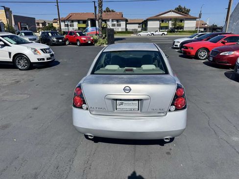 Used 2006 Nissan Altima 3.5 SE FWD image 4