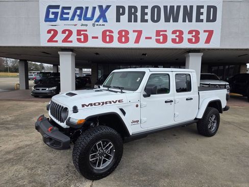 Used 2026 Jeep Gladiator Mojave image 1