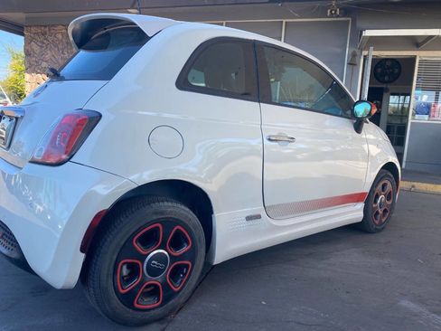 Used 2018 FIAT 500 e w/ Esport Package image 10