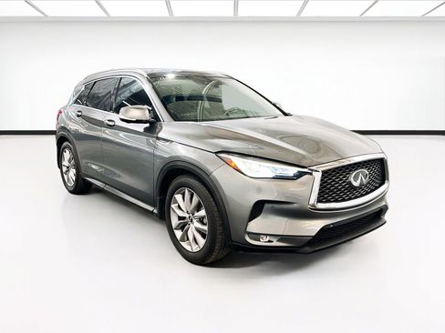Used 2019 INFINITI QX50 Essential w/ Premium Heat Package AWD/4WD image 3