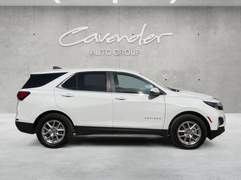 Used 2024 Chevrolet Equinox LT w/ LPO, Floor Liner Package FWD image 17