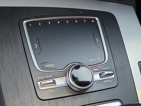 Used 2020 Audi SQ5 Premium Plus w/ Premium Plus Package image 26