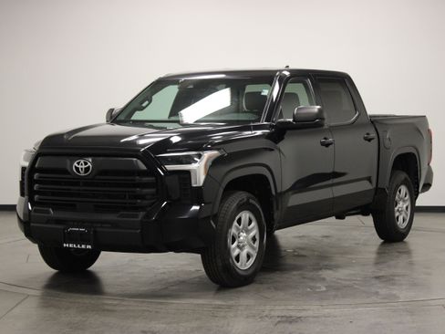 Used 2025 Toyota Tundra SR AWD/4WD image 4