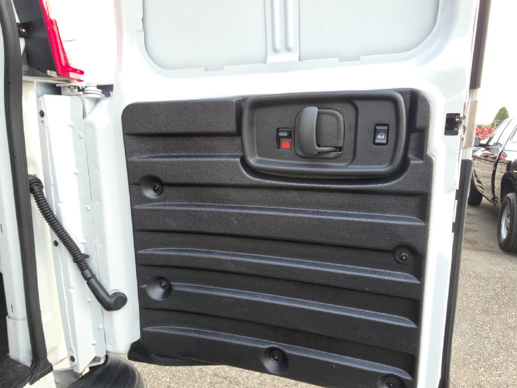 Used 2020 Chevrolet Express 2500 RWD image 25