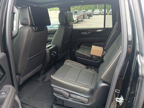 New 2026 GMC Yukon XL Elevation AWD/4WD image 14