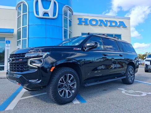 Used 2023 Chevrolet Suburban Z71 w/ Luxury Package image 1