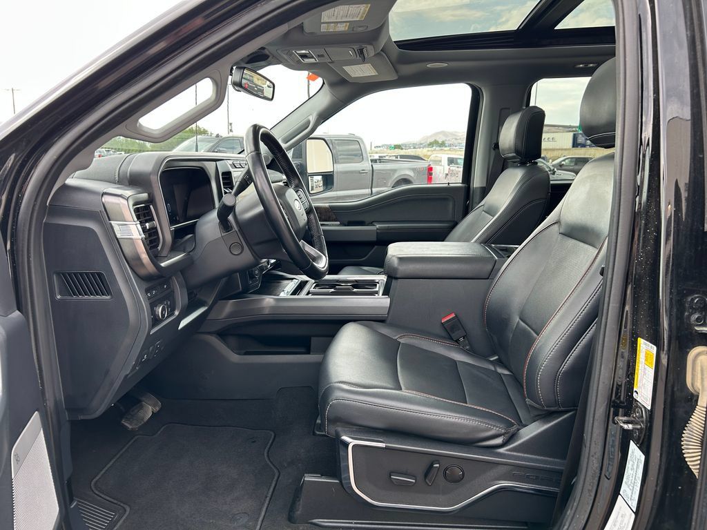 Used 2024 Ford F350 Lariat w/ Lariat Ultimate Package AWD/4WD image 8