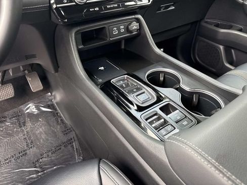 Certified 2023 Honda Pilot Touring image 27