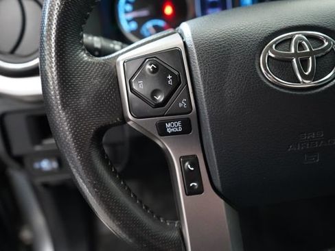 Used 2017 Toyota Tacoma SR5 AWD/4WD image 17