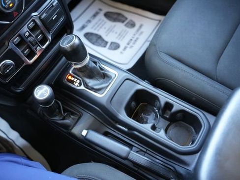 Used 2019 Jeep Wrangler Unlimited Sport S image 25