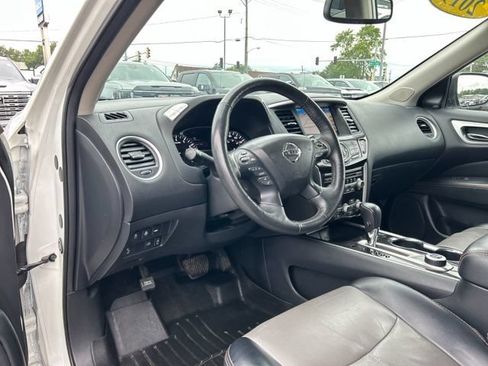 Used 2019 Nissan Pathfinder SL AWD/4WD image 32