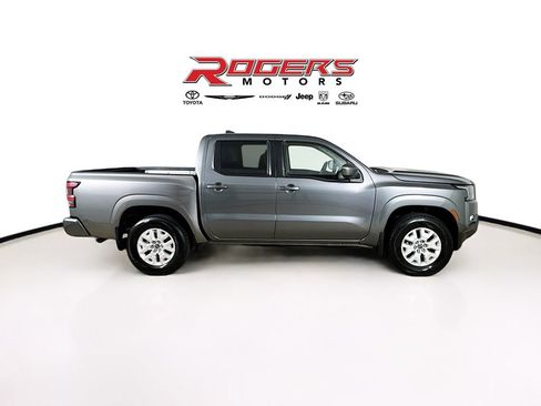 Used 2022 Nissan Frontier SV image 9