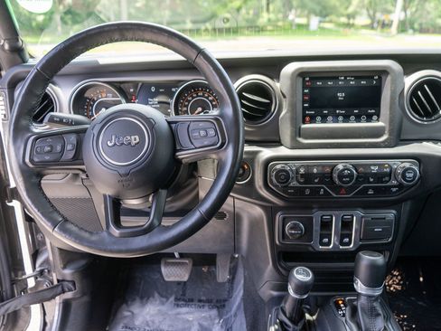 Used 2022 Jeep Wrangler Sport AWD/4WD image 12