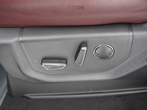 Certified 2024 Ford Expedition Limited image 29