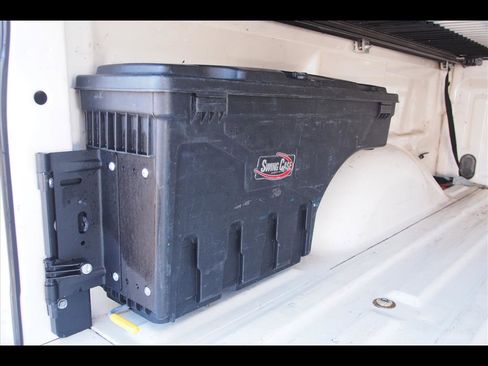 Used 2014 Ford F150 Platinum image 5