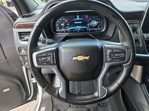 Used 2023 Chevrolet Suburban Premier AWD/4WD image 30