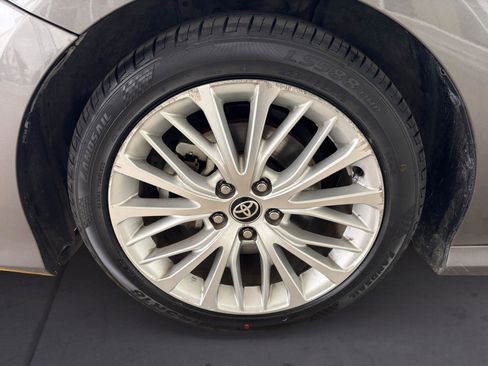 Used 2020 Toyota Camry XLE image 14