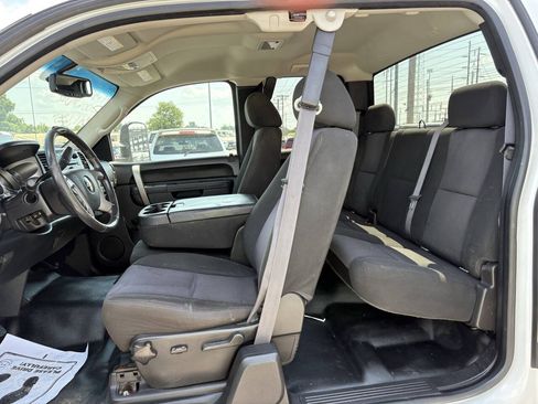 Used 2011 Chevrolet Silverado 2500 LT w/ Interior Plus Package AWD/4WD image 20