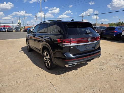 Used 2025 Volkswagen Atlas SE AWD/4WD image 6