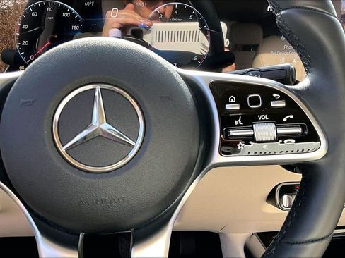 Certified 2022 Mercedes-Benz GLA 250 4MATIC image 21