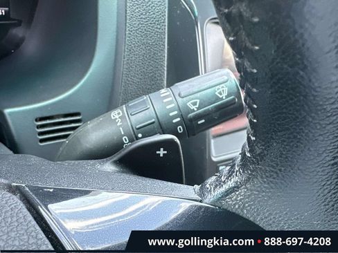 Used 2016 Ford Explorer XLT w/ Equipment Group 202A AWD/4WD image 30