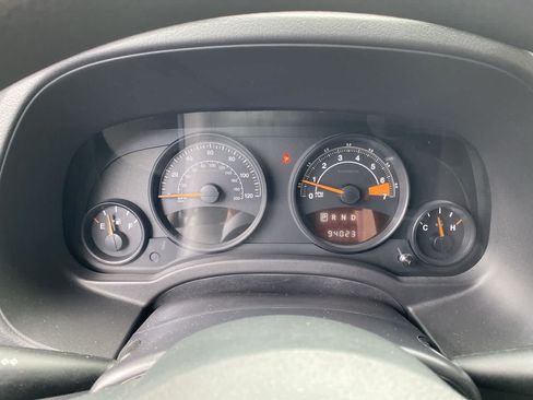 Used 2015 Jeep Patriot Sport w/ Power Value Group AWD/4WD image 27