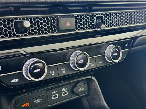 Used 2022 Honda Civic Touring image 15