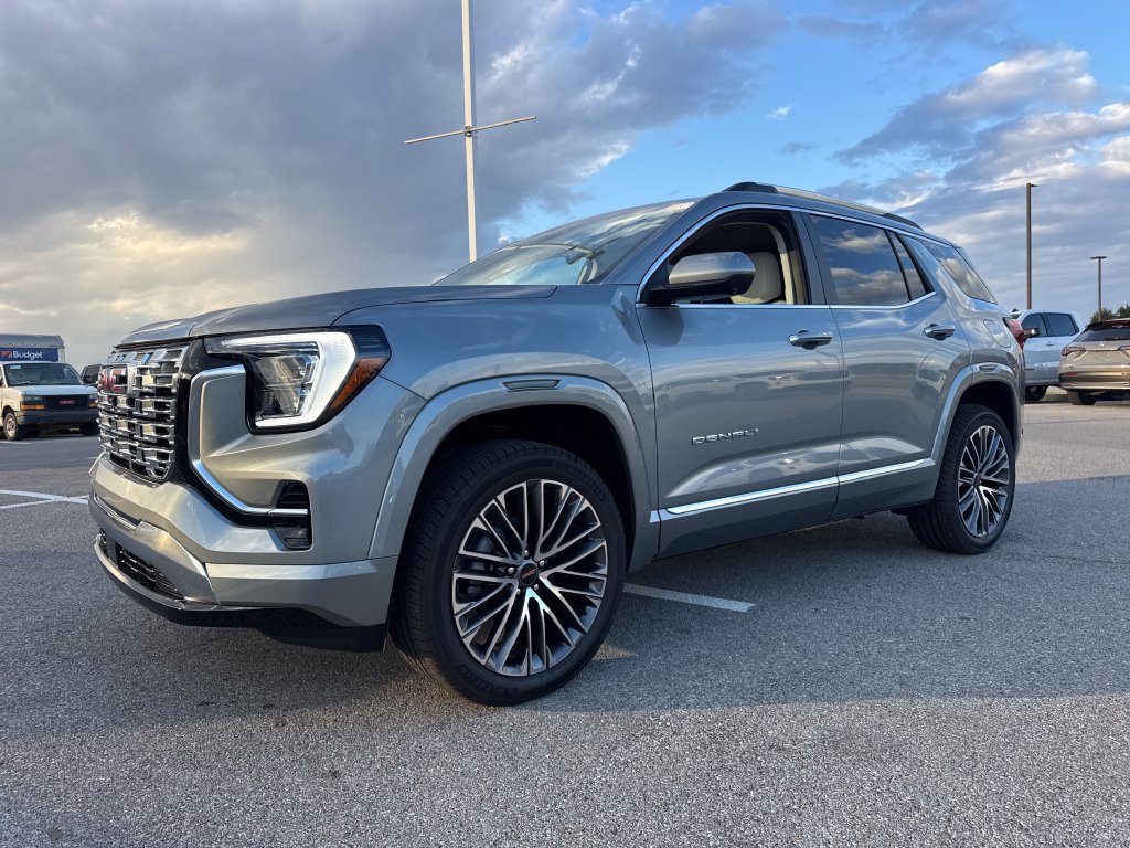 New 2027 GMC Terrain Denali AWD/4WD image 2