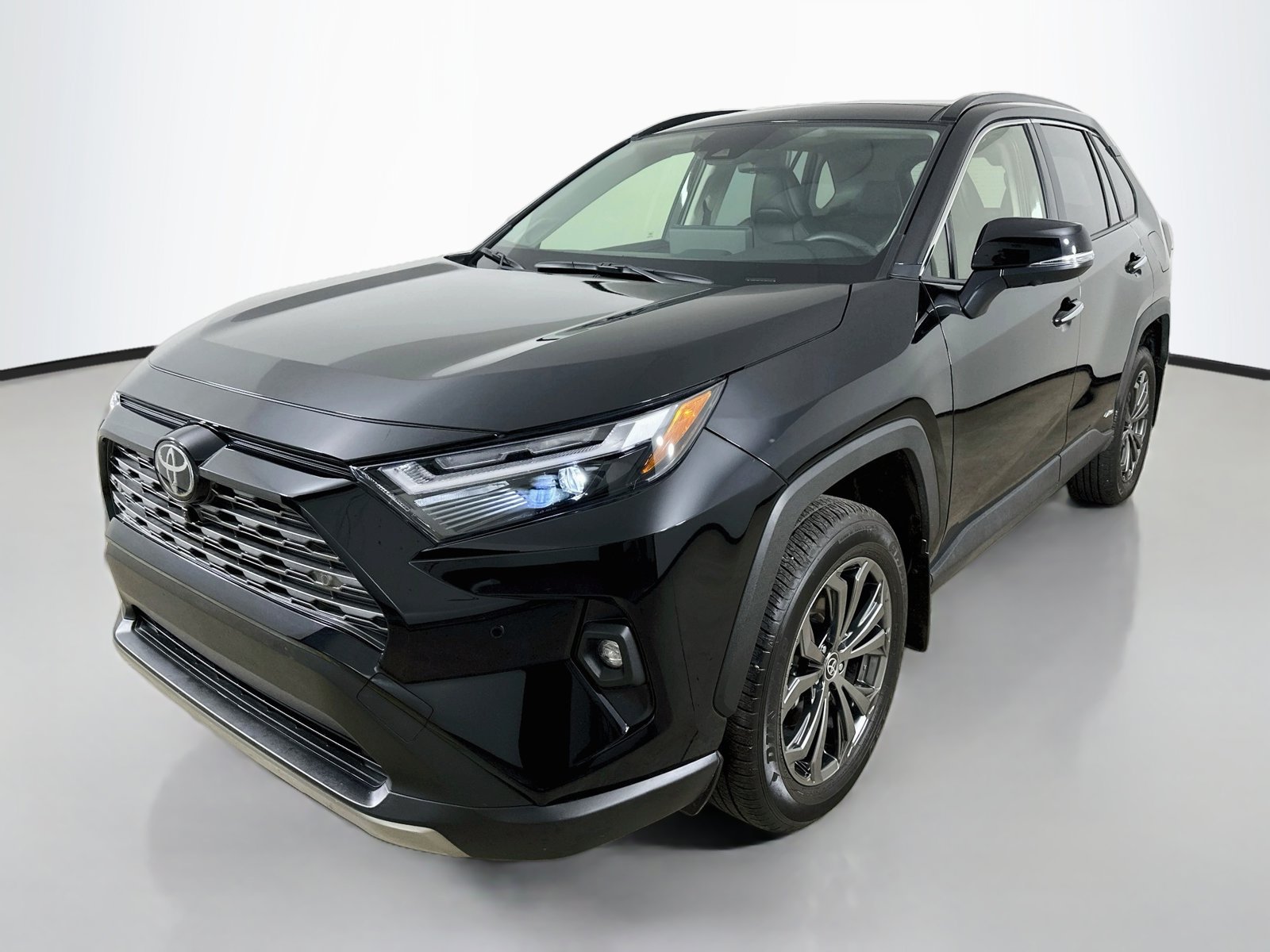 Used 2025 Toyota RAV4 Limited w/ Advanced Technology Package AWD/4WD image 1