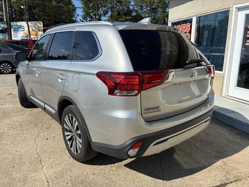 Used 2019 Mitsubishi Outlander SEL FWD image 5