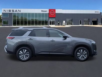 Certified 2025 Nissan Pathfinder SL