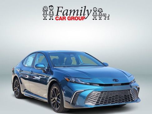 New 2026 Toyota Camry SE FWD image 2