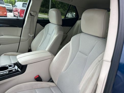 Used 2023 Buick Envision Preferred image 16