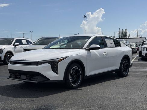 New 2026 Kia K4 EX FWD image 8