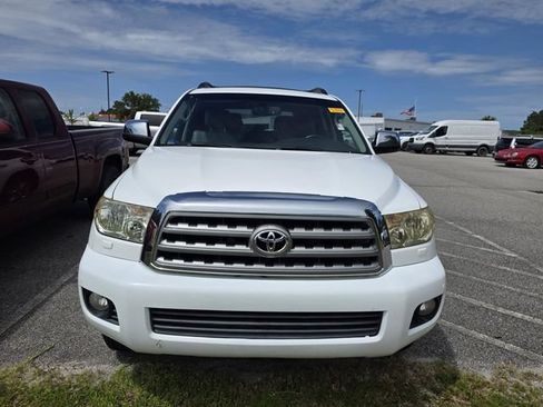 Used 2015 Toyota Sequoia Limited AWD/4WD image 2