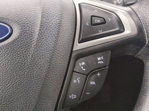 Used 2018 Ford Fusion SE w/ Fusion SE Technology Package image 24