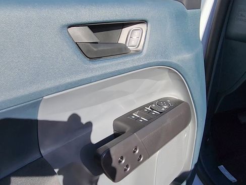 New 2025 Ford Maverick XL w/ Equipment Group 101A image 17