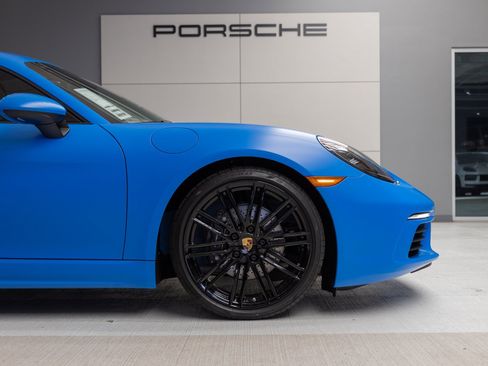 Used 2025 Porsche 718 Cayman image 11